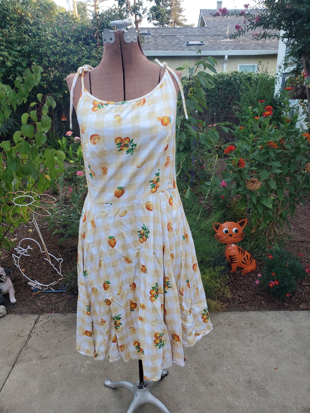 Hearts And Roses Gingham Fruit Print Midi Dress in White & Yellow Size 12